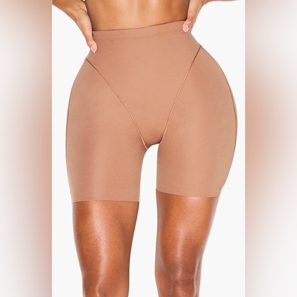 SKIMS Other - SKIMS Ultimate Body Butt & Hip Enhancing Shorts | Medium